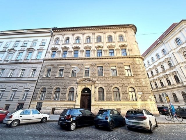 Eladó téglalakás, Budapesten, VI. kerületben 112 M Ft, 3 szobás