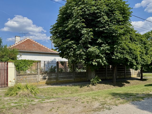 Eladó családi ház, Békéscsabán 17.9 M Ft, 1 szobás