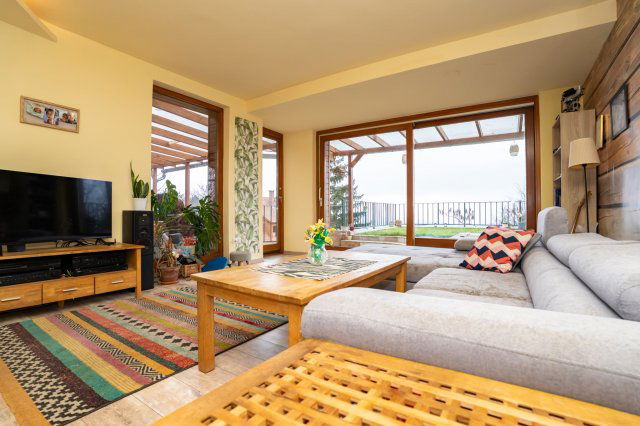 Eladó téglalakás, Budakeszin 167.8 M Ft, 4 szobás