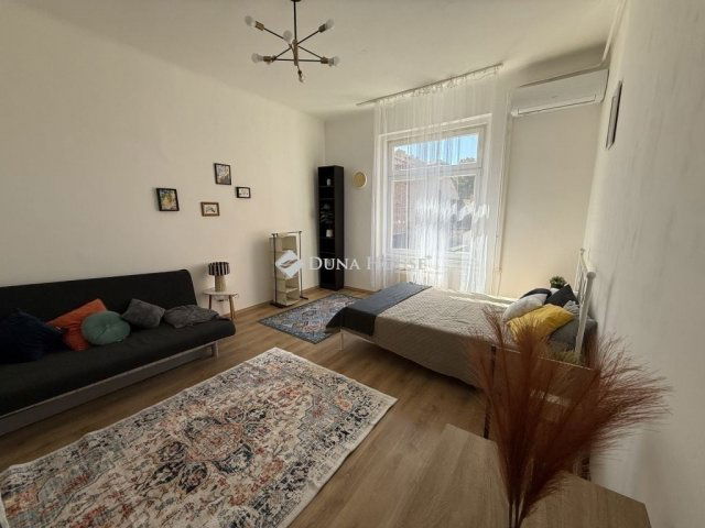 Eladó téglalakás, Budapesten, VIII. kerületben 44.9 M Ft