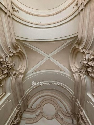 Eladó téglalakás, Budapesten, V. kerületben 164.9 M Ft, 2 szobás