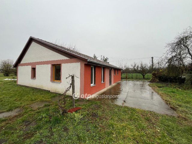 Eladó családi ház, Biharugrán 15.99 M Ft, 3 szobás