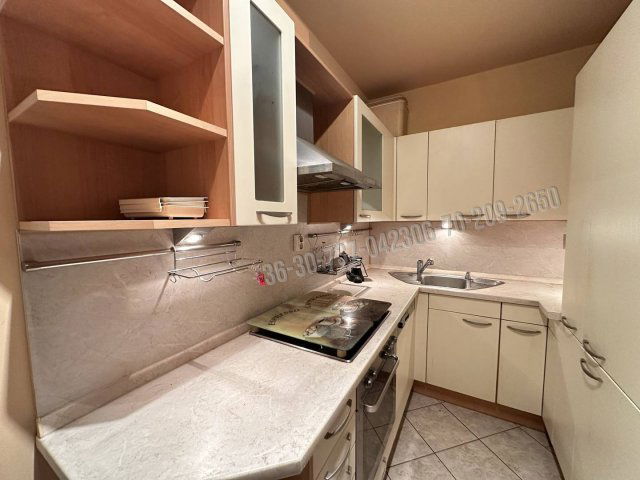 Eladó panellakás, Budapesten, XXI. kerületben, Zrínyi utcában