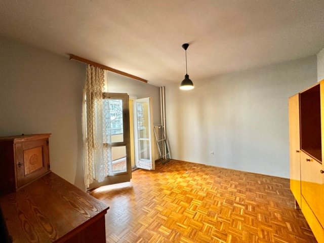 Kiadó panellakás, albérlet, Pécsett, Építők útján, 2 szobás