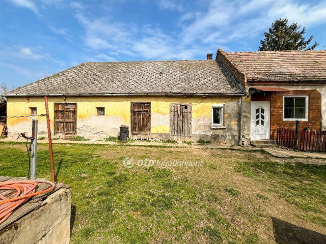 Eladó családi ház, Lázin 24.9 M Ft, 3 szobás