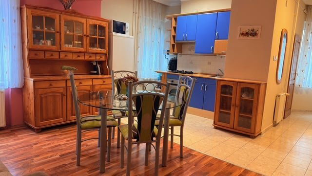 Kiadó téglalakás, albérlet, Pécsett 170 E Ft / hó, 2 szobás