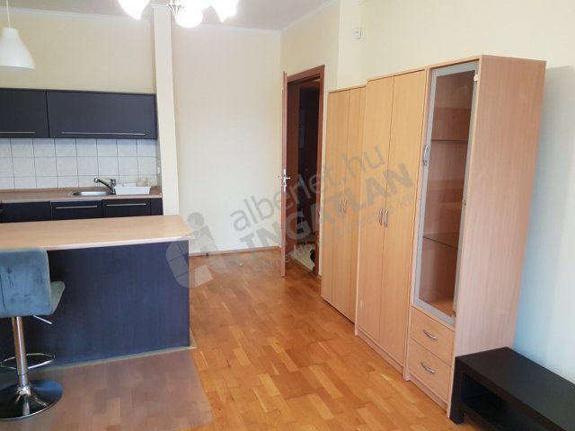 Kiadó téglalakás, albérlet, XVIII. kerületben, Szent Lőrinc sétányon