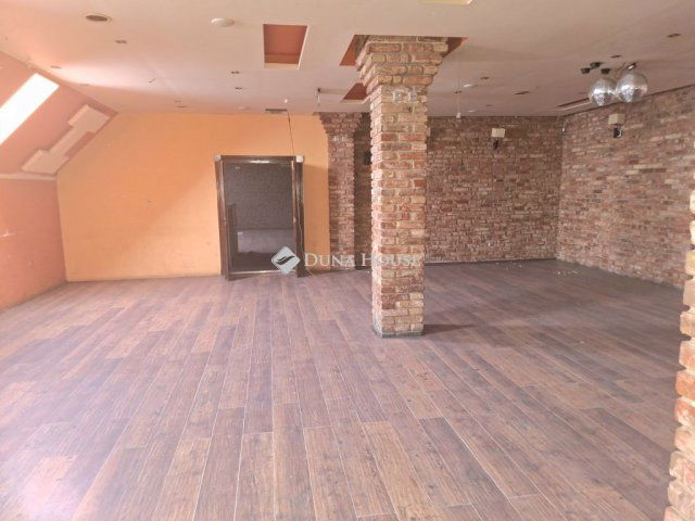 Eladó üzlethelyiség, Nyíregyházán, Vasgyár utcában 154 M Ft