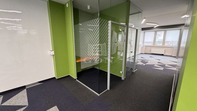 Kiadó iroda, Szegeden 944 E Ft / hó, 6 szobás