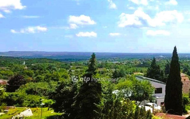 Eladó családi ház, Szentendrén 109 M Ft, 4 szobás