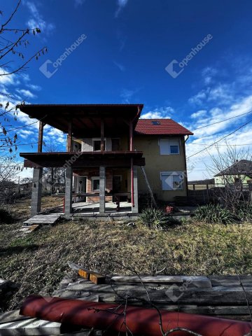 Eladó családi ház, Szomódon 65 M Ft, 9 szobás