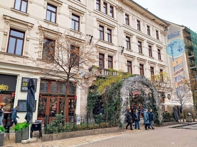 Eladó téglalakás, Budapesten, VII. kerületben 84 M Ft, 2 szobás