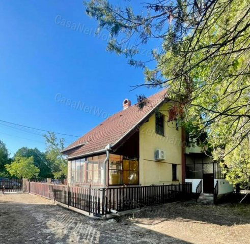 Eladó nyaraló, Cserkeszőlőn 27.9 M Ft, 3 szobás