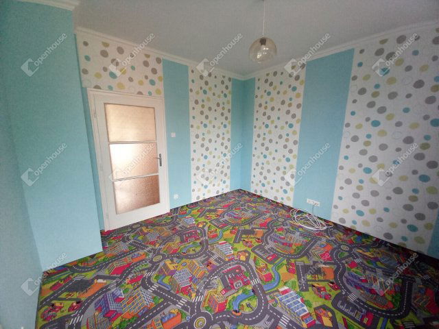 Eladó téglalakás, Szolnokon 27.5 M Ft, 2 szobás