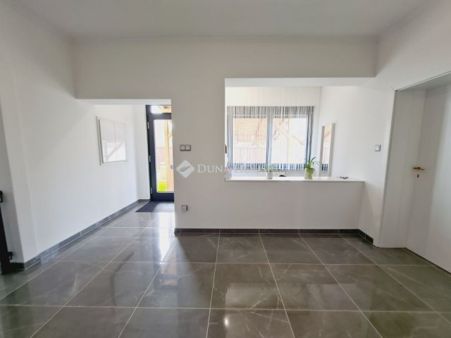 Eladó családi ház, Békéscsabán 59.9 M Ft, 4 szobás