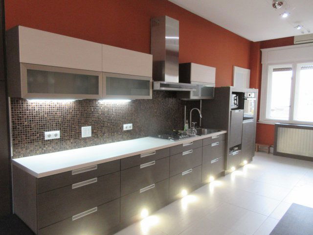 Kiadó téglalakás, albérlet, Debrecenben, Piac utcában, 3 szobás