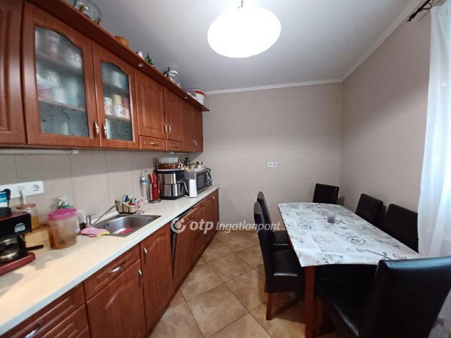 Eladó családi ház, Egerben 89.9 M Ft, 4 szobás