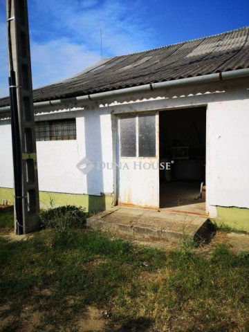 Eladó üzlethelyiség, Ajakon 23.49 M Ft / költözzbe.hu