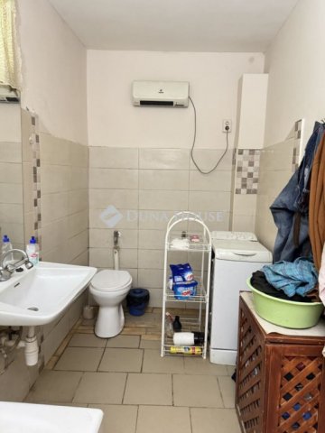 Eladó családi ház, Békésen, Tárház utcában 8 M Ft, 2 szobás