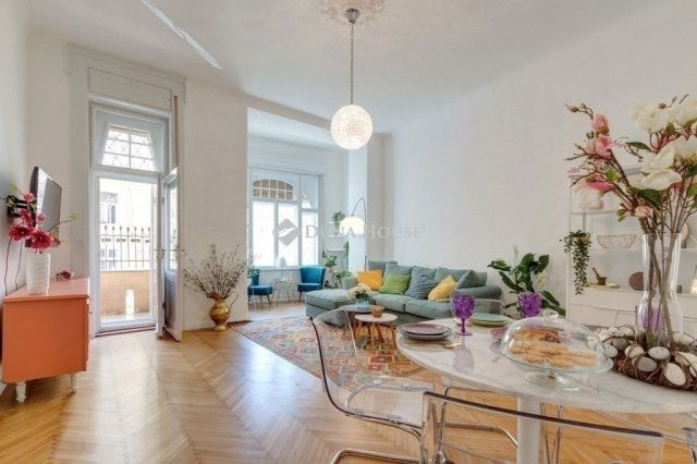 Eladó téglalakás, Budapesten, II. kerületben 145 M Ft, 3 szobás