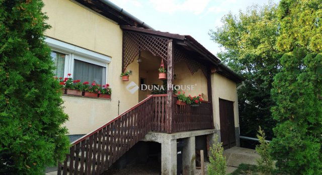 Eladó családi ház, Kápolnásnyéken 125 M Ft, 6 szobás