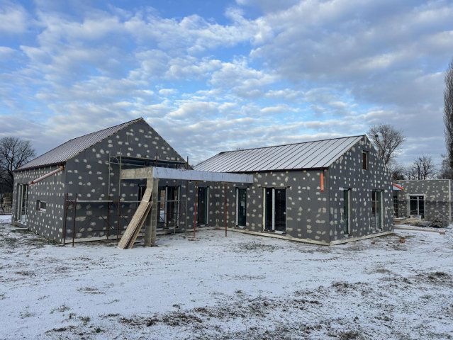 Eladó családi ház, Tatán 136.122 M Ft, 4 szobás