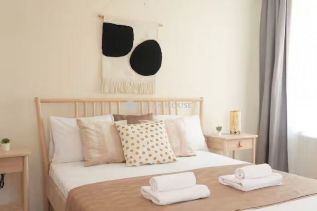 Eladó téglalakás, Budapesten, VI. kerületben 102.9 M Ft