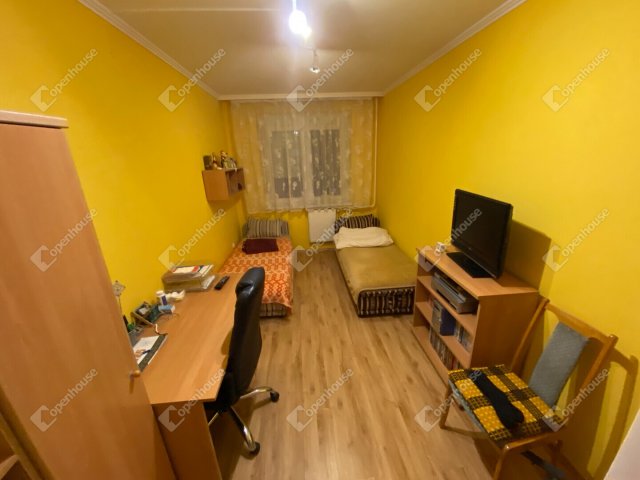 Eladó panellakás, Székesfehérvárott 61.9 M Ft, 3 szobás