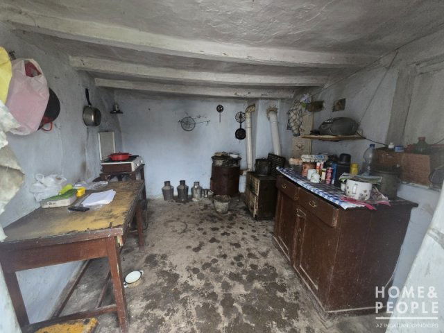 Eladó családi ház, Hódmezővásárhelyen 9.999 M Ft, 2 szobás