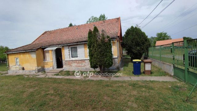 Eladó családi ház, Farmoson 20.85 M Ft, 2 szobás