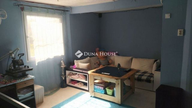 Eladó nyaraló, Isaszegen 48 M Ft, 3 szobás / költözzbe.hu