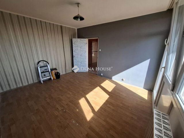 Eladó téglalakás, Kiskunfélegyházán 32 M Ft, 2 szobás