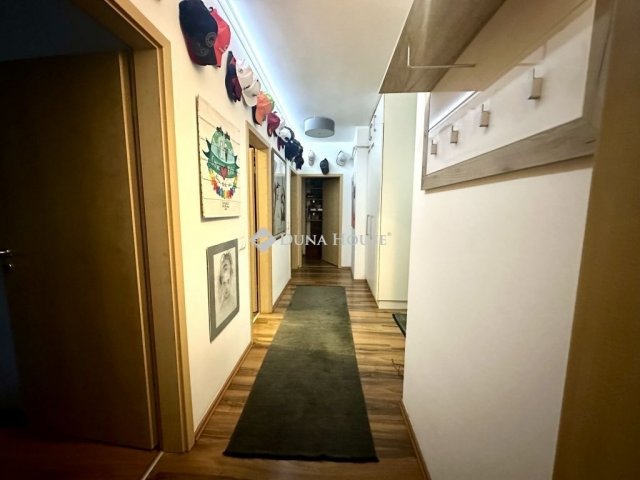 Eladó nyaraló, Budapesten, III. kerületben 282.9 M Ft, 5 szobás
