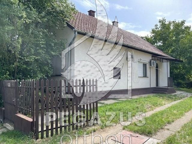 Eladó családi ház, Tiszaigaron 18 M Ft, 4 szobás