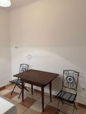 Eladó téglalakás, Szigetszentmiklóson 45.9 M Ft, 1 szobás