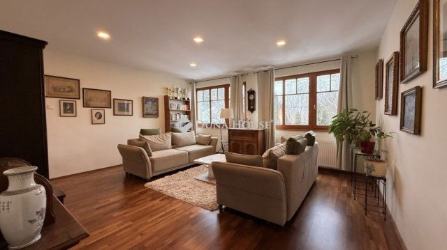 Eladó családi ház, Győrött 149.9 M Ft, 6 szobás