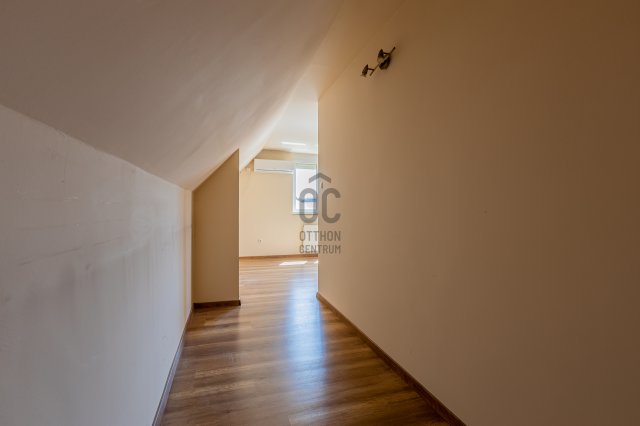 Eladó családi ház, Gyöngyösön 64.9 M Ft, 3 szobás