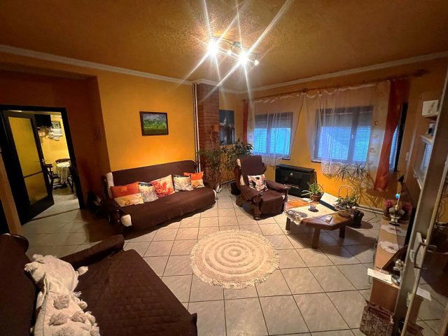 Eladó családi ház, Gödöllőn 91.9 M Ft, 6 szobás