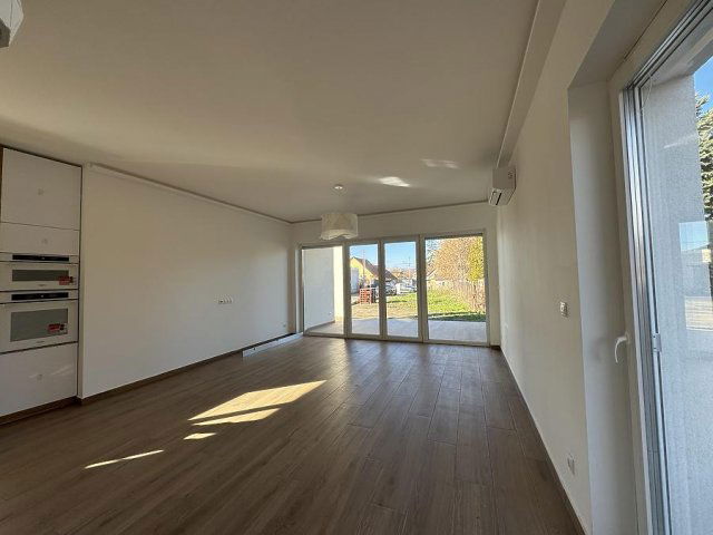 Eladó családi ház, Dunakeszin 199 M Ft, 5 szobás