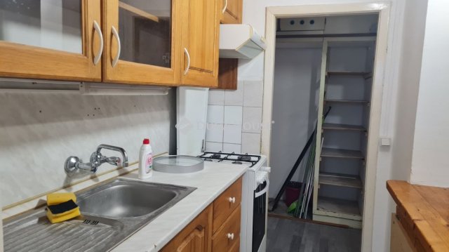 Eladó panellakás, Pécsett 39 M Ft, 2 szobás
