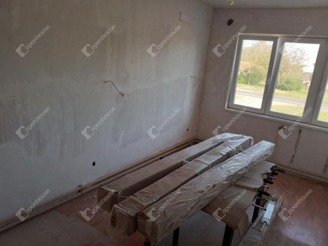 Eladó családi ház, Szabadkígyóson 43.5 M Ft, 5 szobás