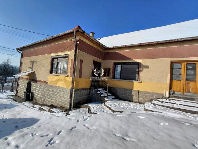 Eladó családi ház, Csokvaományban 8.5 M Ft, 5 szobás