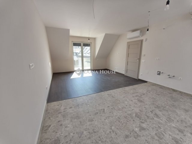 Eladó téglalakás, Kecskeméten 94.5 M Ft, 3 szobás