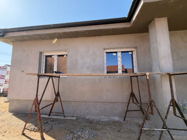 Eladó ikerház, Győrújfalun 94.9 M Ft, 4 szobás