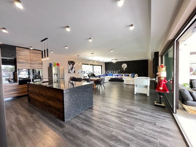 Eladó családi ház, Diósdon 690 M Ft, 6 szobás