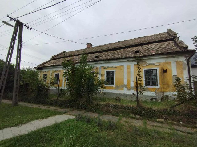 Eladó családi ház, Érsekvadkerten 34.9 M Ft, 9 szobás