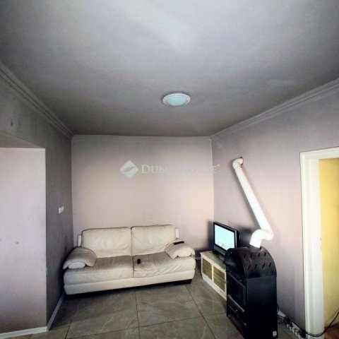Eladó családi ház, Monoron 63 M Ft, 4 szobás