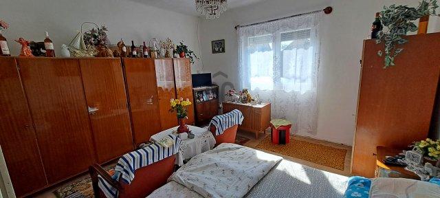 Eladó családi ház, Kiszomboron 26.5 M Ft, 2 szobás