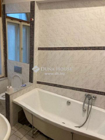 Eladó téglalakás, Budapesten, VIII. kerületben 90 M Ft, 4 szobás