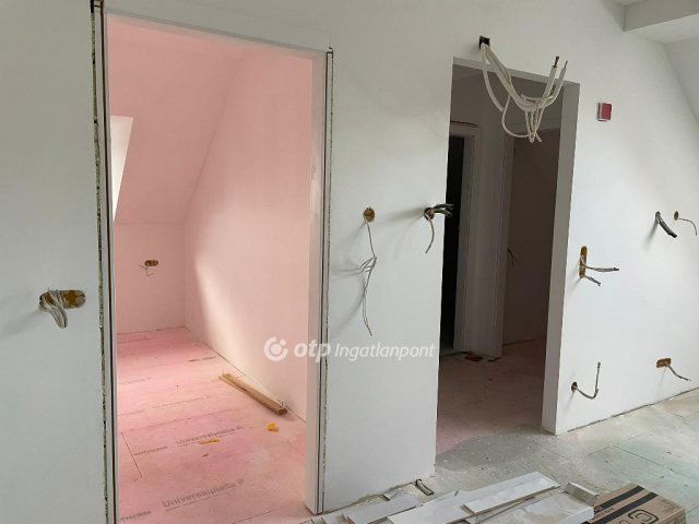 Eladó téglalakás, Fertőszentmiklóson 62.9 M Ft, 2+1 szobás